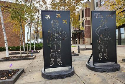 Photo Veterans Salute two Flat metal panels of art 4 feet by 8 high depicting women service members